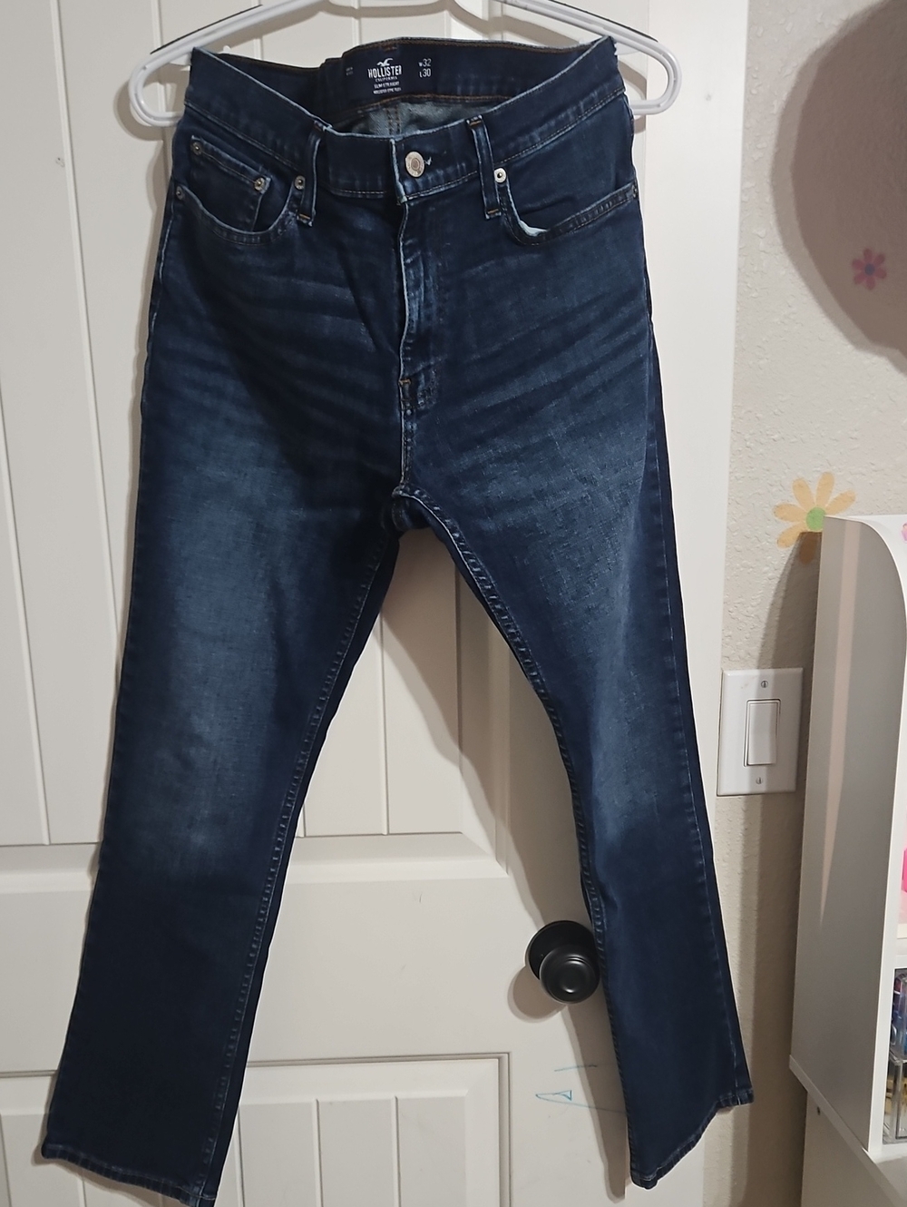 Hollister Men’s Straight Dark Indigo Jeans